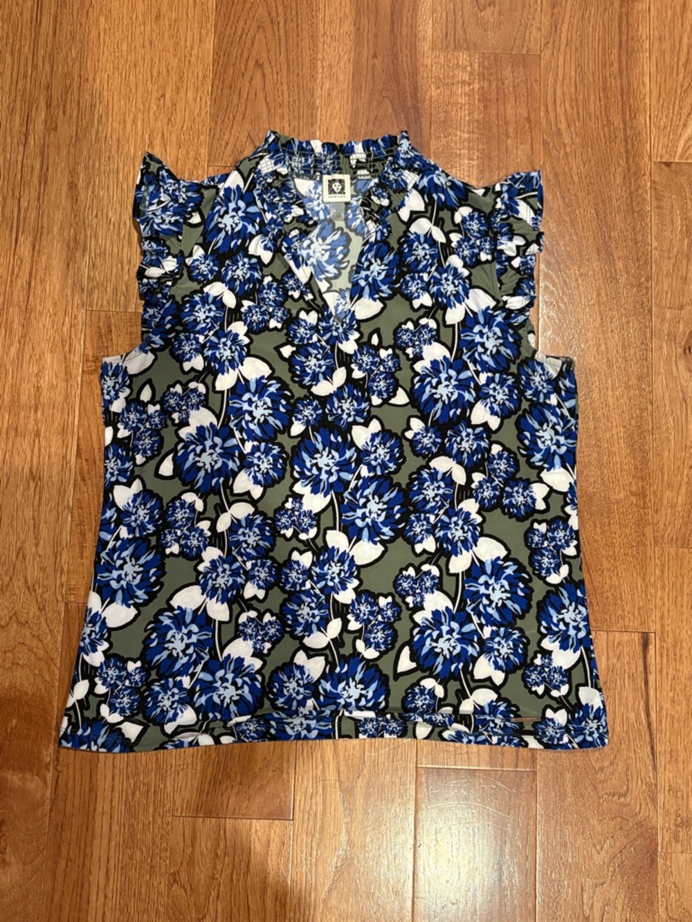 Anne Klein ruffled cap sleeve ruffled v-neck blouse